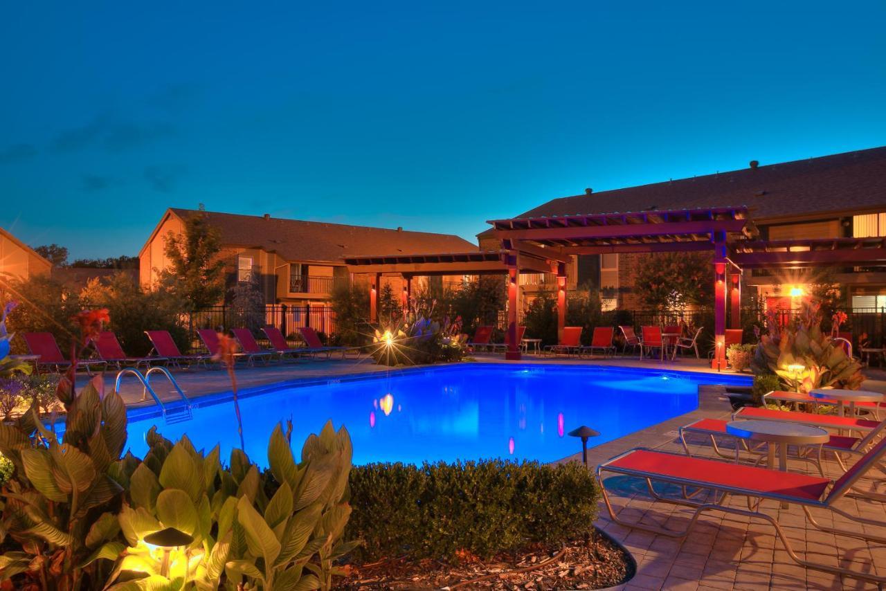Ou Sooner, Pool & Gym, Bbq, Netflix, 100Mb Internet, Lg Washer & Dryer, Close To Ou! Norman Luaran gambar