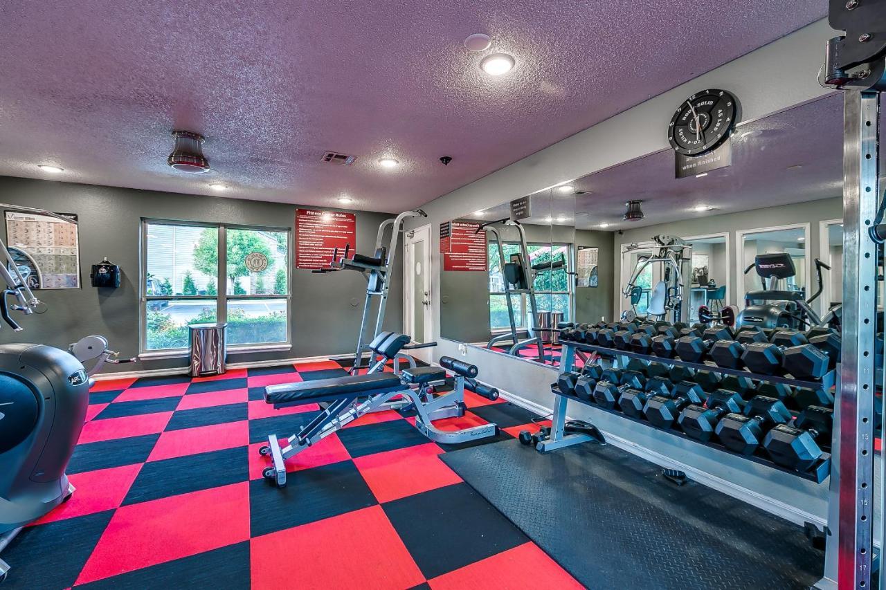 Ou Sooner, Pool & Gym, Bbq, Netflix, 100Mb Internet, Lg Washer & Dryer, Close To Ou! Norman Luaran gambar