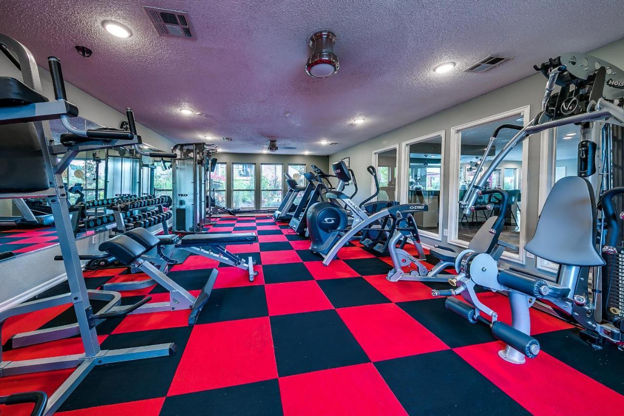 Ou Sooner, Pool & Gym, Bbq, Netflix, 100Mb Internet, Lg Washer & Dryer, Close To Ou! Norman Luaran gambar
