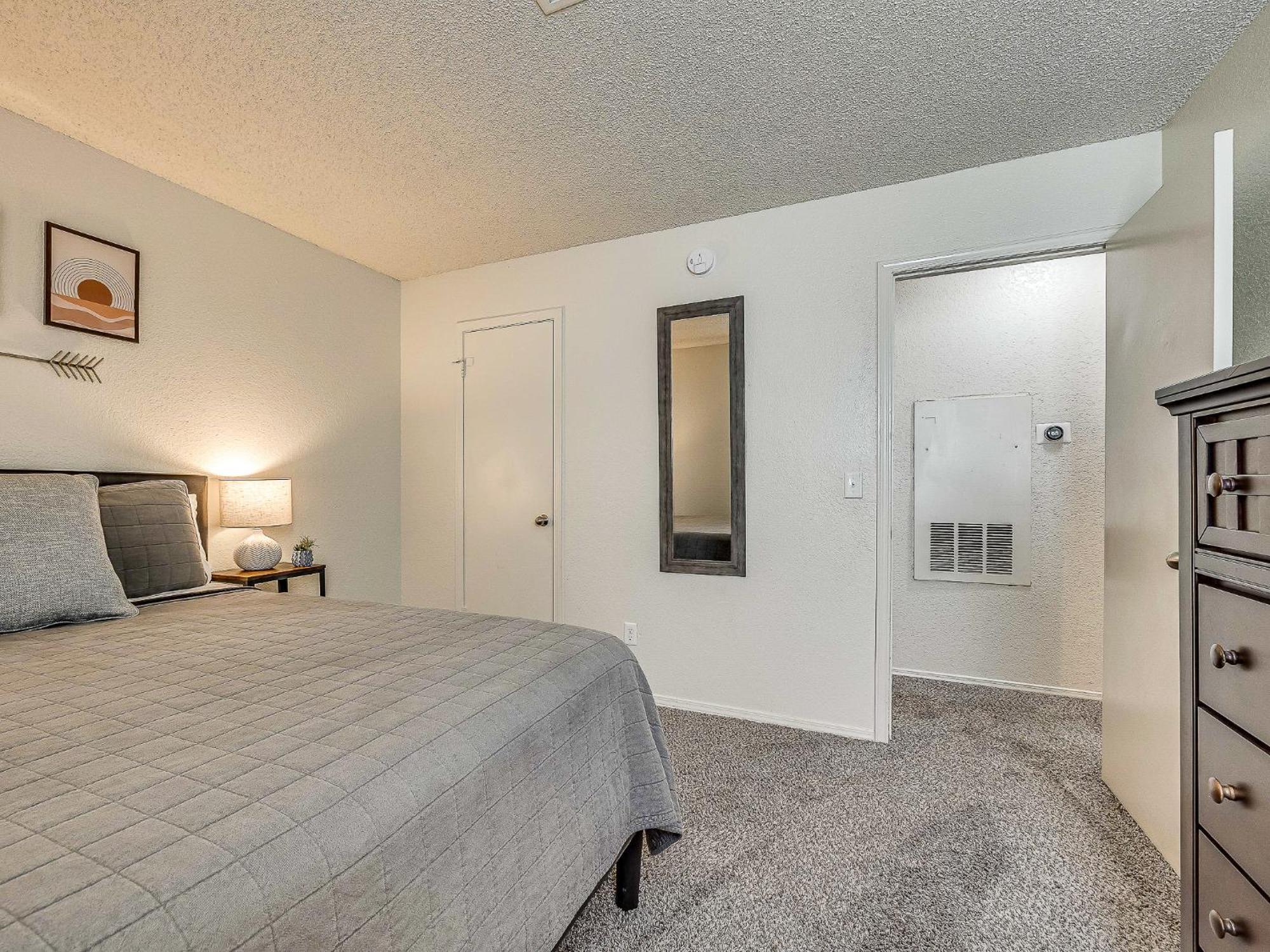 Ou Sooner, Pool & Gym, Bbq, Netflix, 100Mb Internet, Lg Washer & Dryer, Close To Ou! Norman Luaran gambar