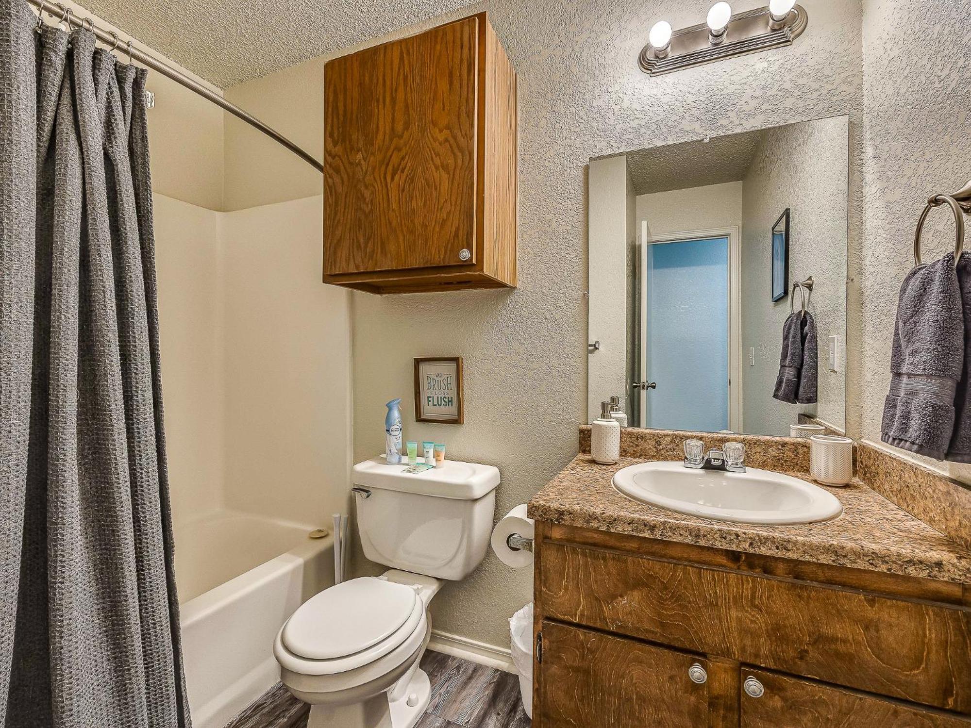 Ou Sooner, Pool & Gym, Bbq, Netflix, 100Mb Internet, Lg Washer & Dryer, Close To Ou! Norman Luaran gambar